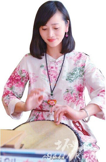 丽江手鼓美女打鼓唱歌视频在线观看 夏微个人资料|微博地址
