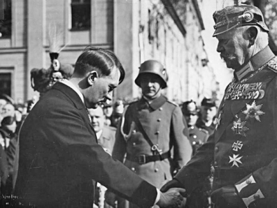 施米特的敌友政治观使希特勒走向法西斯极权主义