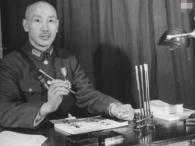 蒋介石为什么一直反对美国用原子弹轰炸中国