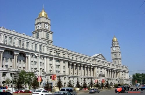 外观颇似凡尔赛宫
