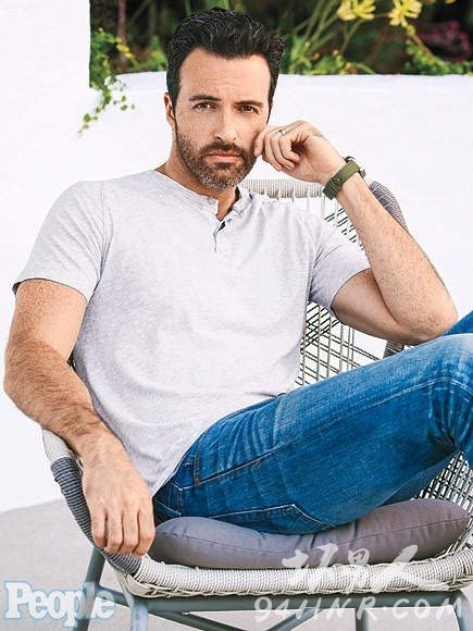 3VeepԱReid Scott 