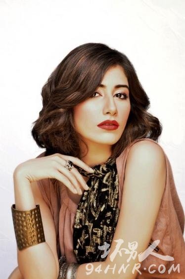 Syra-Yousaf-Alishba-Yousaf-Palwasha-Photoshoot-2013-2014-8