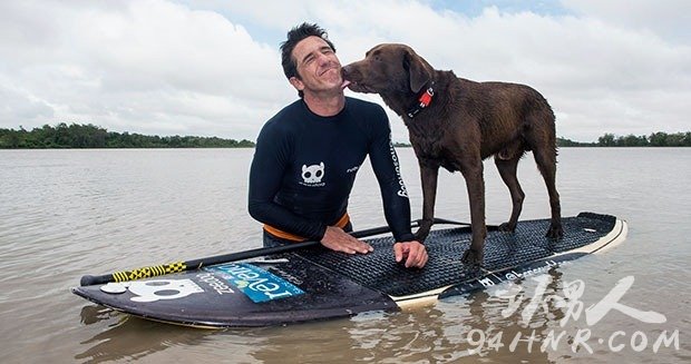 Longest-SUP-ride-on-a-river-bore-by-a-human-dog-pair-lick_tcm25-422801_tcm32-423599