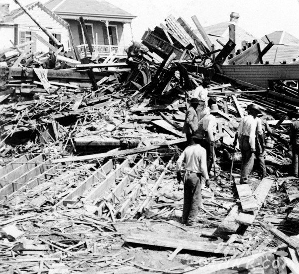 Body_in_the_ruins_Galveston_hurricane_1900